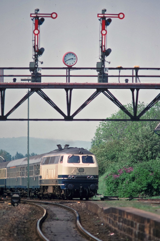 http://images.bahnstaben.de/HiFo/00011_1988 - 150 Jahre Braunschweigische Staatsbahn/3437396164353430.jpg